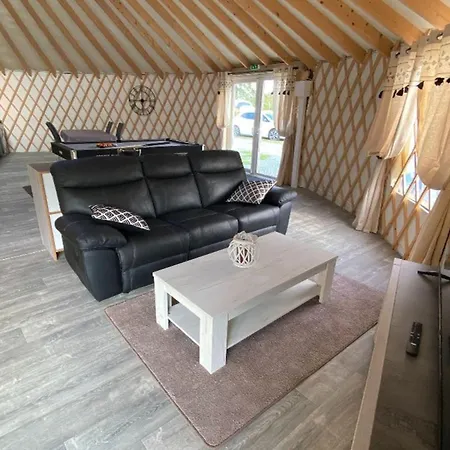 Yourte Spacieuse Avec Jacuzzi Privatif à - Api-1-52-1517 Campeggio Jumièges