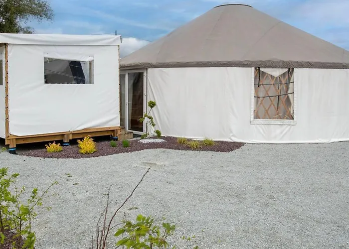 Yourte Spacieuse Avec Jacuzzi Privatif A Jumieges - Api-1-52-1517 *