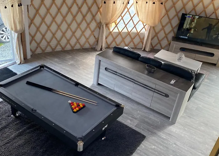 Yourte Spacieuse Avec Jacuzzi Privatif A Jumieges - Api-1-52-1517 *