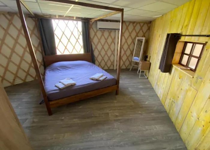 Camping Yourte Spacieuse Avec Jacuzzi Privatif A Jumieges - Api-1-52-1517