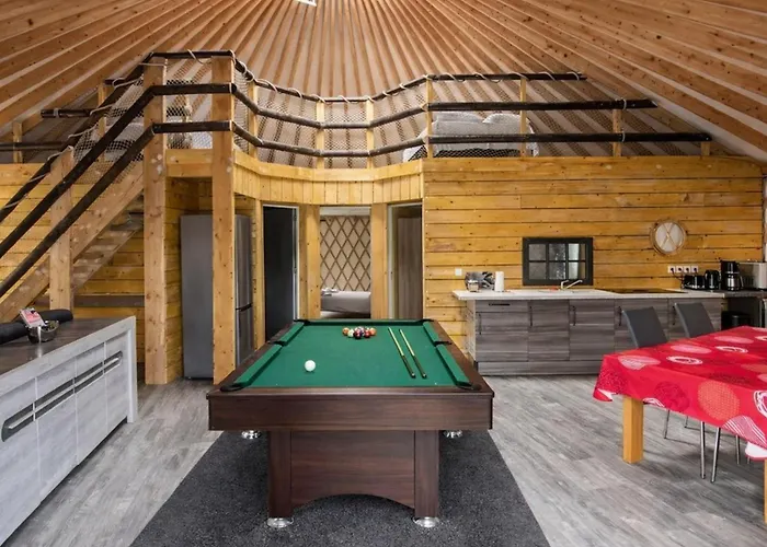 Yourte Spacieuse Avec Jacuzzi Privatif A Jumieges - Api-1-52-1517 Camping Jumièges