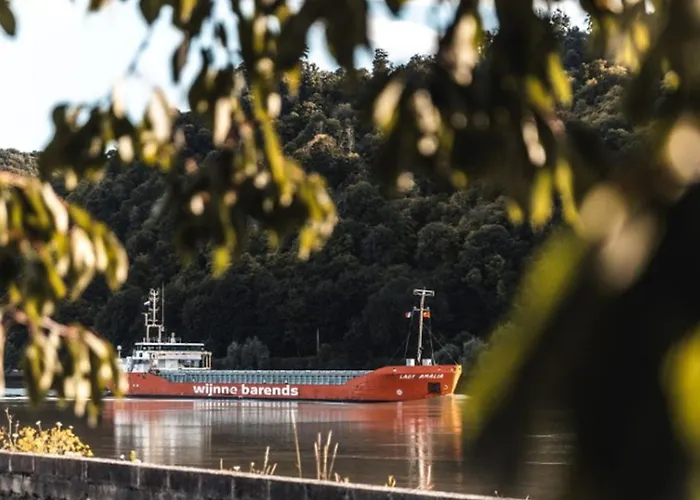 Yourte Spacieuse Avec Jacuzzi Privatif A Jumieges - Api-1-52-1517 *